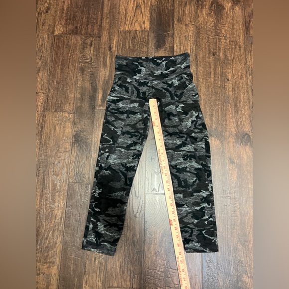STRUT-THIS Black And Gray Camo Leggings Size Women’s One Size - Picture 8 of 8